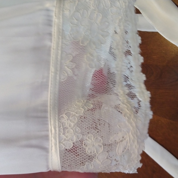 Pretty Sleepwear Nightgown and Robe. 100% Polyester. M Never Worn - Picture 5 of 5